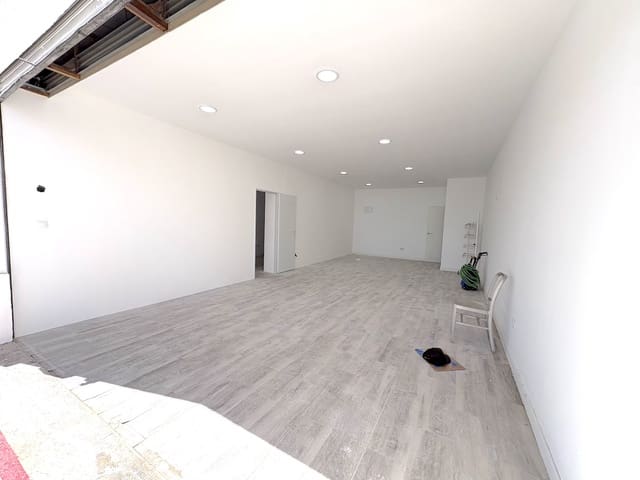 Comercial para venda em Puerto Marina, Benalmádena - 299 000 € (Ref: 9690479)