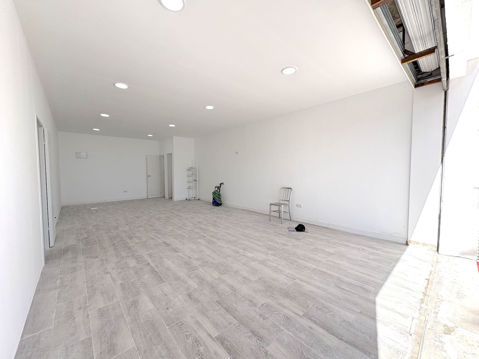 Comercial para venda em Benalmadena - 299 000 € (Ref: 9690479)