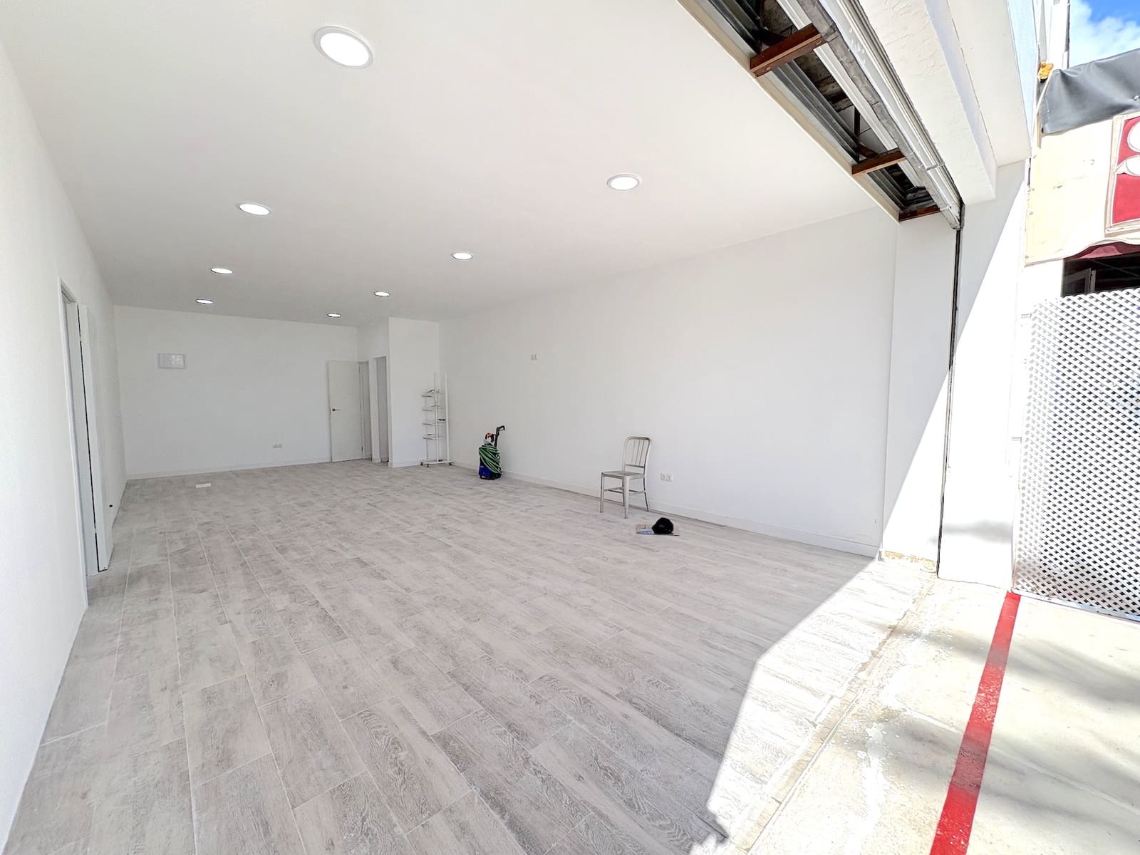 Comercial para venda em Benalmadena - 299 000 € (Ref: 9690479)