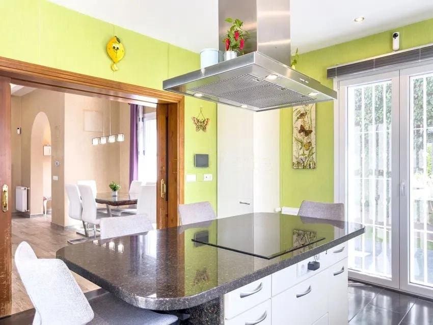 4 bedroom Villa for sale in Istan with pool garage - € 999,000 (Ref: 9695239)