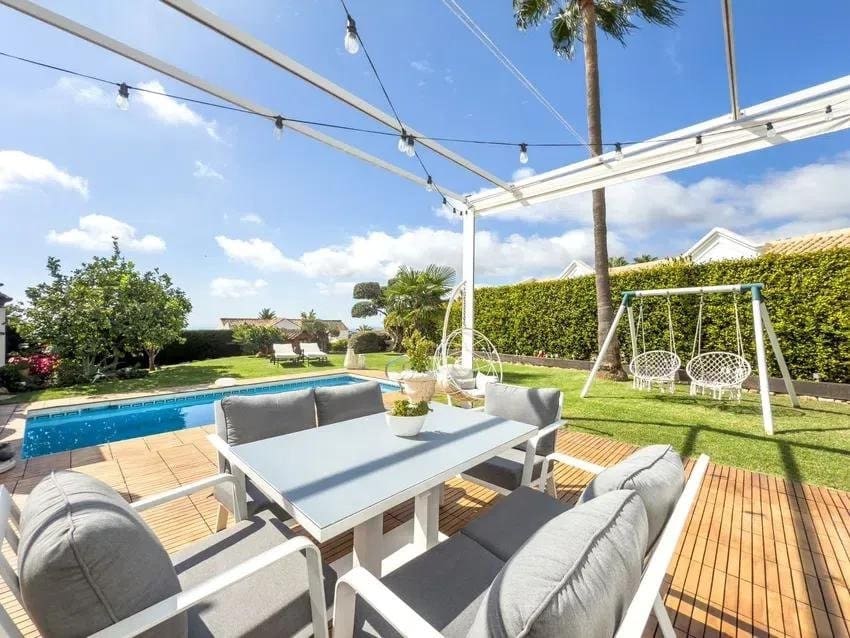 4 bedroom Villa for sale in Istan with pool garage - € 999,000 (Ref: 9695239)