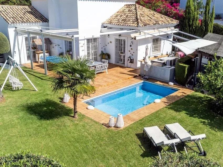 4 bedroom Villa for sale in Istan with pool garage - € 999,000 (Ref: 9695239)