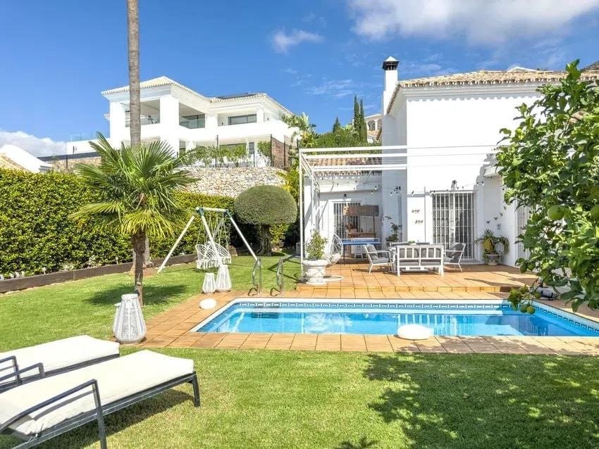 4 bedroom Villa for sale in Istan with pool garage - € 999,000 (Ref: 9695239)