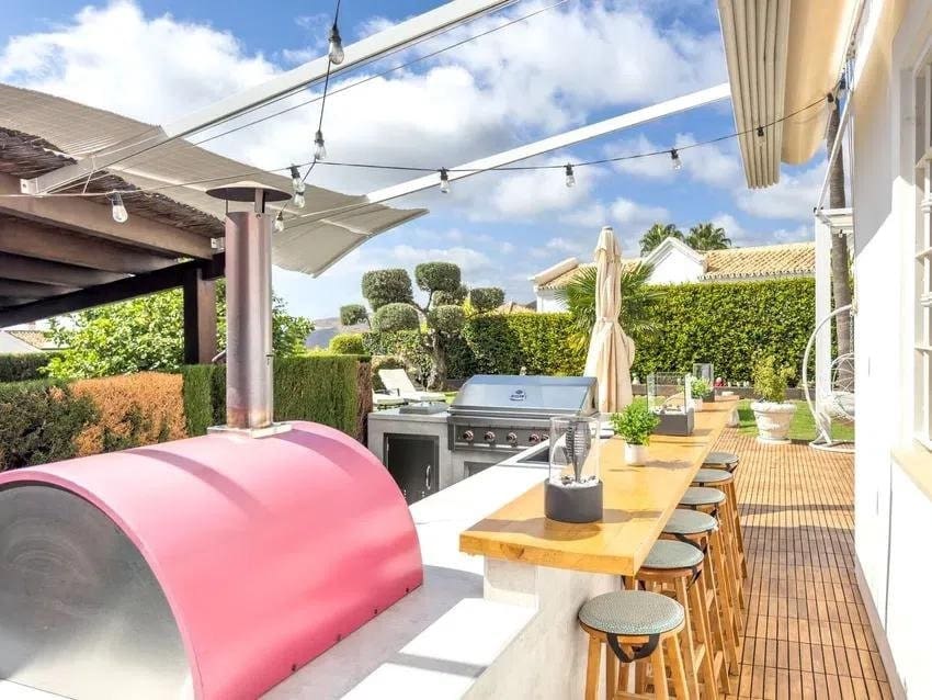 4 bedroom Villa for sale in Istan with pool garage - € 999,000 (Ref: 9695239)
