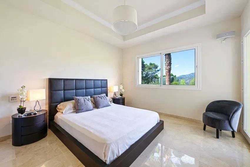 5 bedroom Villa for sale in Istan with pool garage - € 2,795,000 (Ref: 9695241)