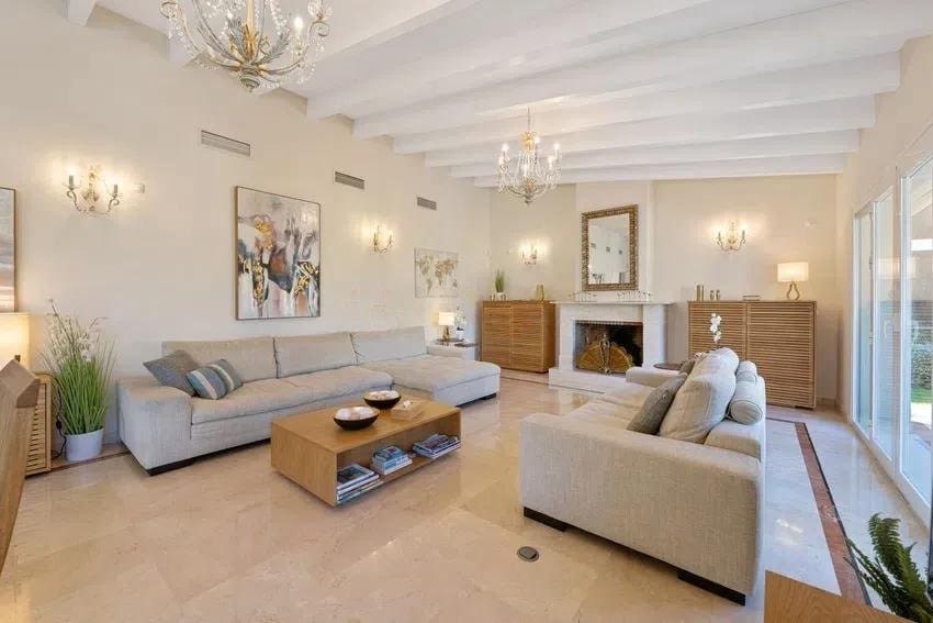 5 bedroom Villa for sale in Istan with pool garage - € 2,795,000 (Ref: 9695241)