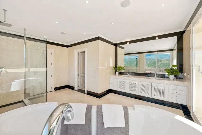 5 bedroom Villa for sale in Istan with pool garage - € 2,795,000 (Ref: 9695241)