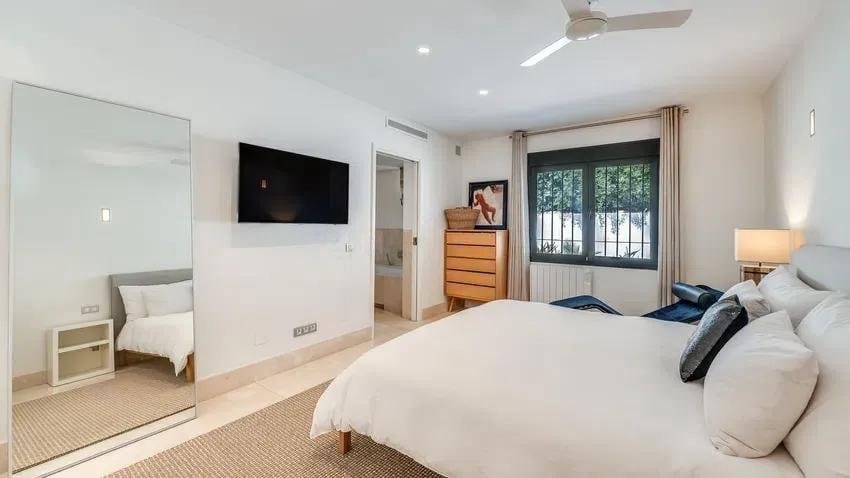 3 makuuhuone Huvila myytävänä paikassa Marbella mukana uima-altaan 
autotalli - 1 995 000 € (Ref: 9695242)