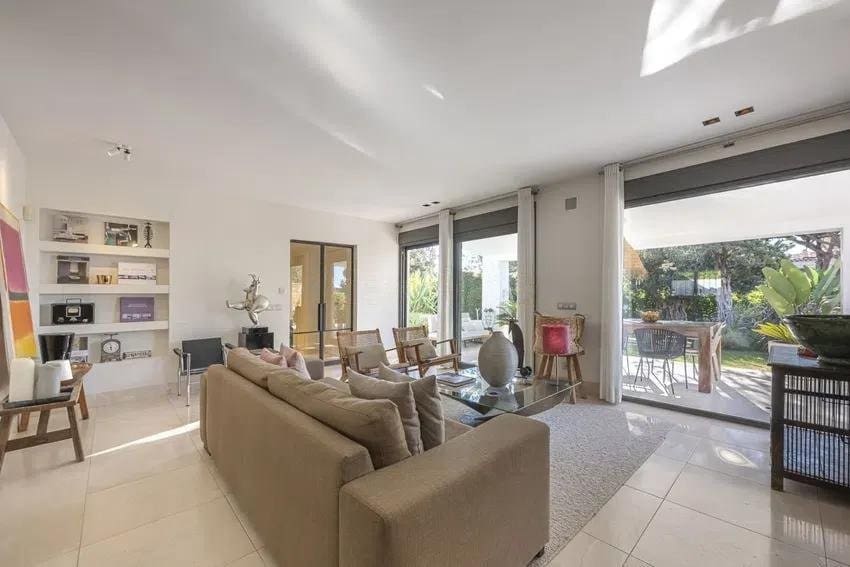 3 makuuhuone Huvila myytävänä paikassa Marbella mukana uima-altaan 
autotalli - 1 995 000 € (Ref: 9695242)