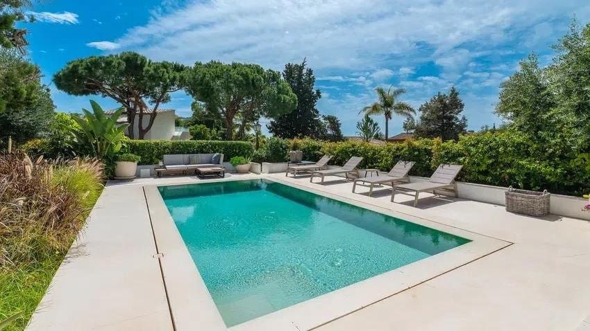 3 makuuhuone Huvila myytävänä paikassa Marbella mukana uima-altaan 
autotalli - 1 995 000 € (Ref: 9695242)