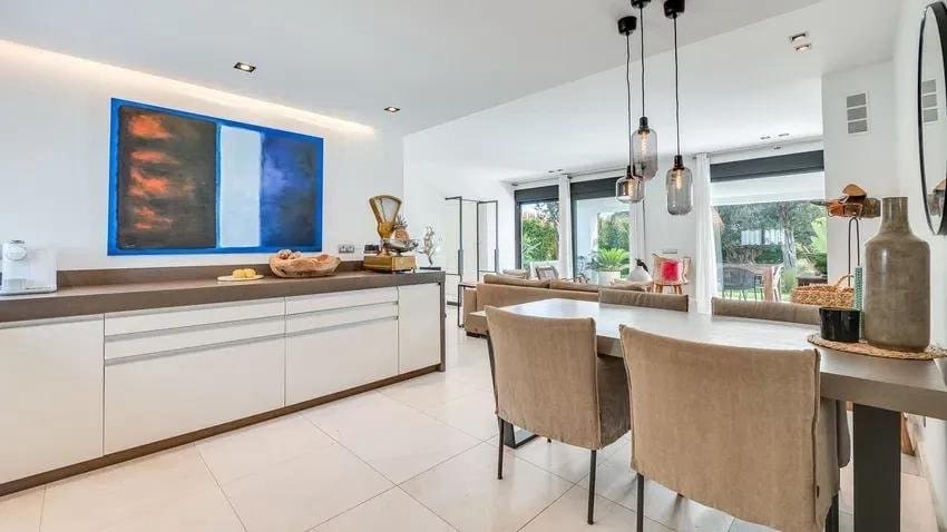 3 makuuhuone Huvila myytävänä paikassa Marbella mukana uima-altaan 
autotalli - 1 995 000 € (Ref: 9695242)