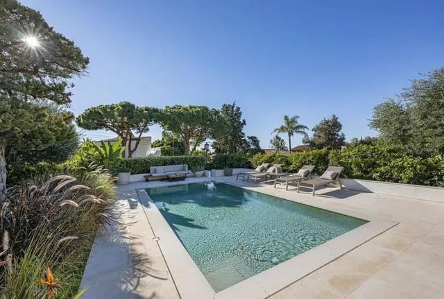 3 bedroom Villa for sale in Marbella with pool garage - € 1,995,000 (Ref: 9695242)