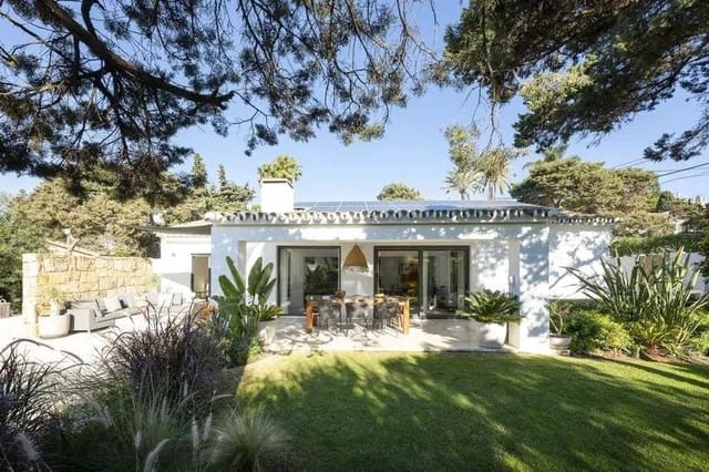 3 bedroom Villa for sale in Marbella with pool garage - € 1,995,000 (Ref: 9695242)