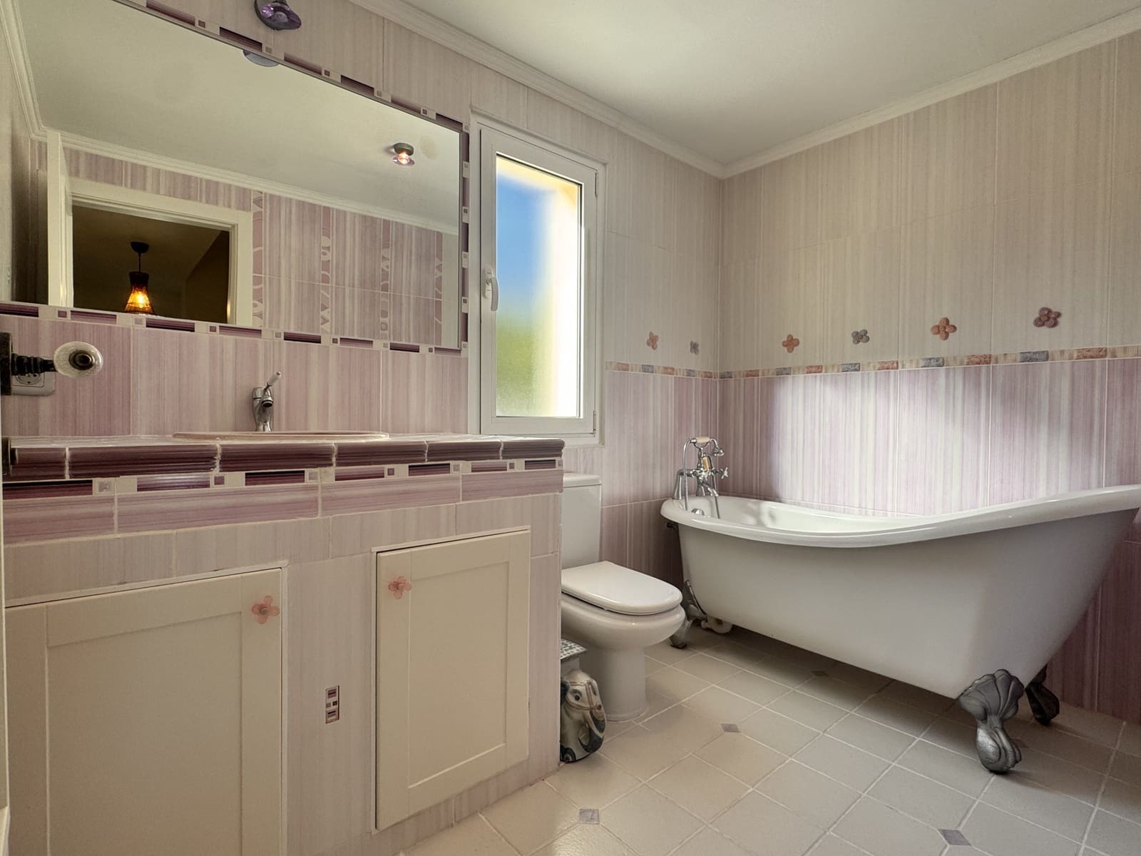 3 soveværelse Semi-Rækkehus til salg i La Alcaidesa med swimmingpool - € 620.000 (Ref: 9695243)