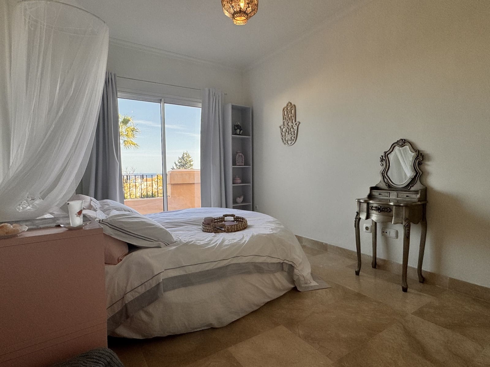 3 soveværelse Semi-Rækkehus til salg i La Alcaidesa med swimmingpool - € 620.000 (Ref: 9695243)