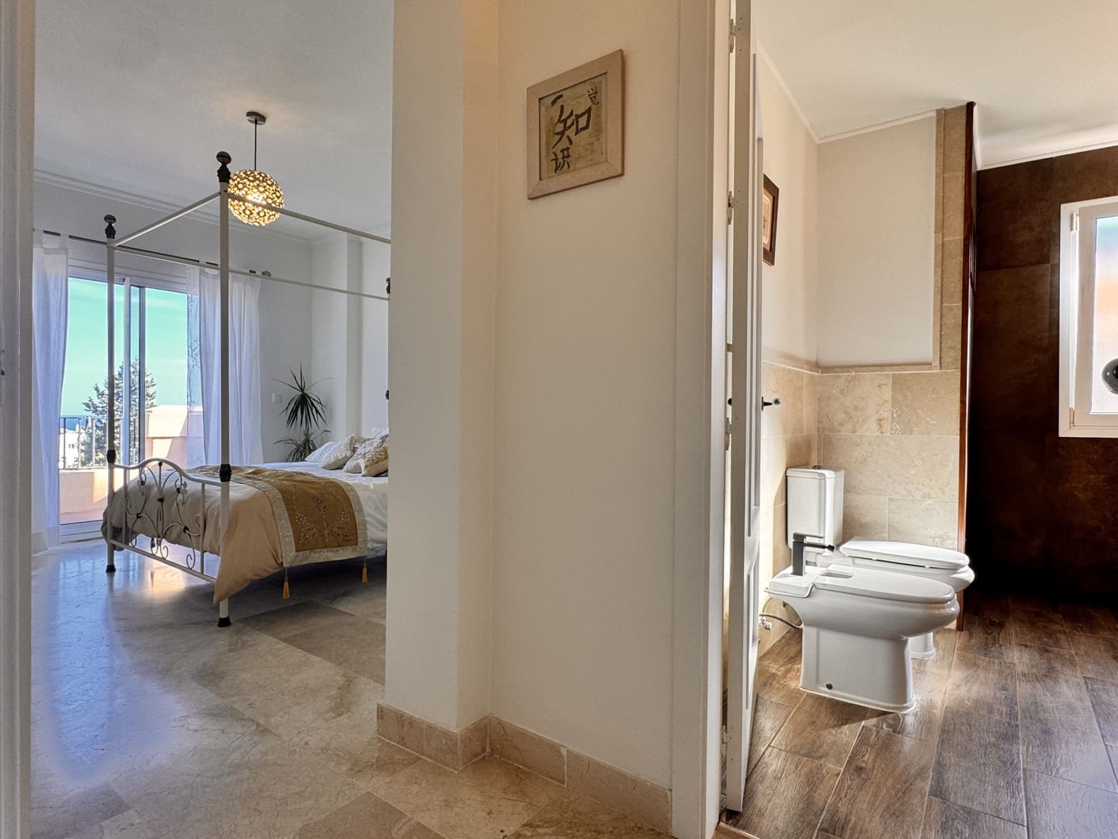 3 soveværelse Semi-Rækkehus til salg i La Alcaidesa med swimmingpool - € 620.000 (Ref: 9695243)