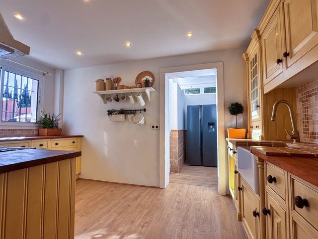 Pareado de 3 habitaciones en La Alcaidesa en venta con piscina - 580.000 € (Ref: 9695243)