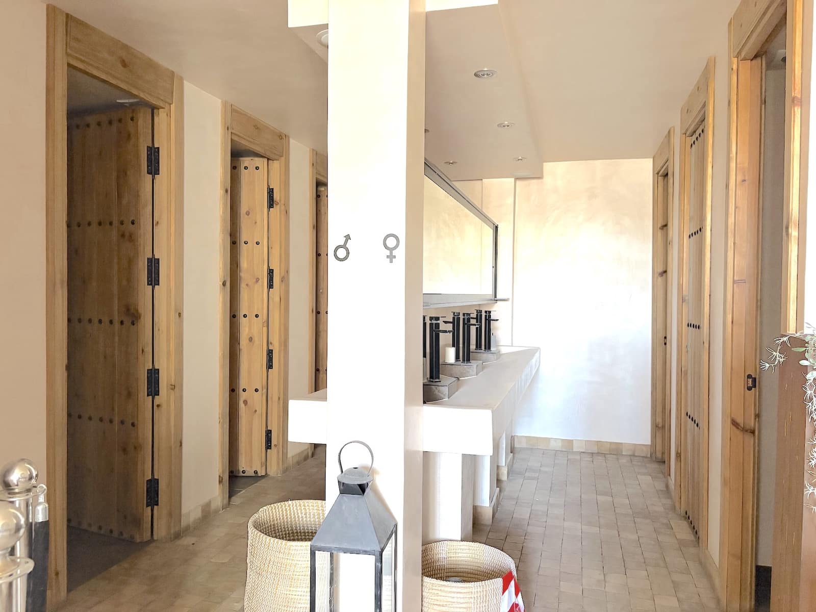 Commercial for sale in Calahonda with garage - € 299,000 (Ref: 9701518)