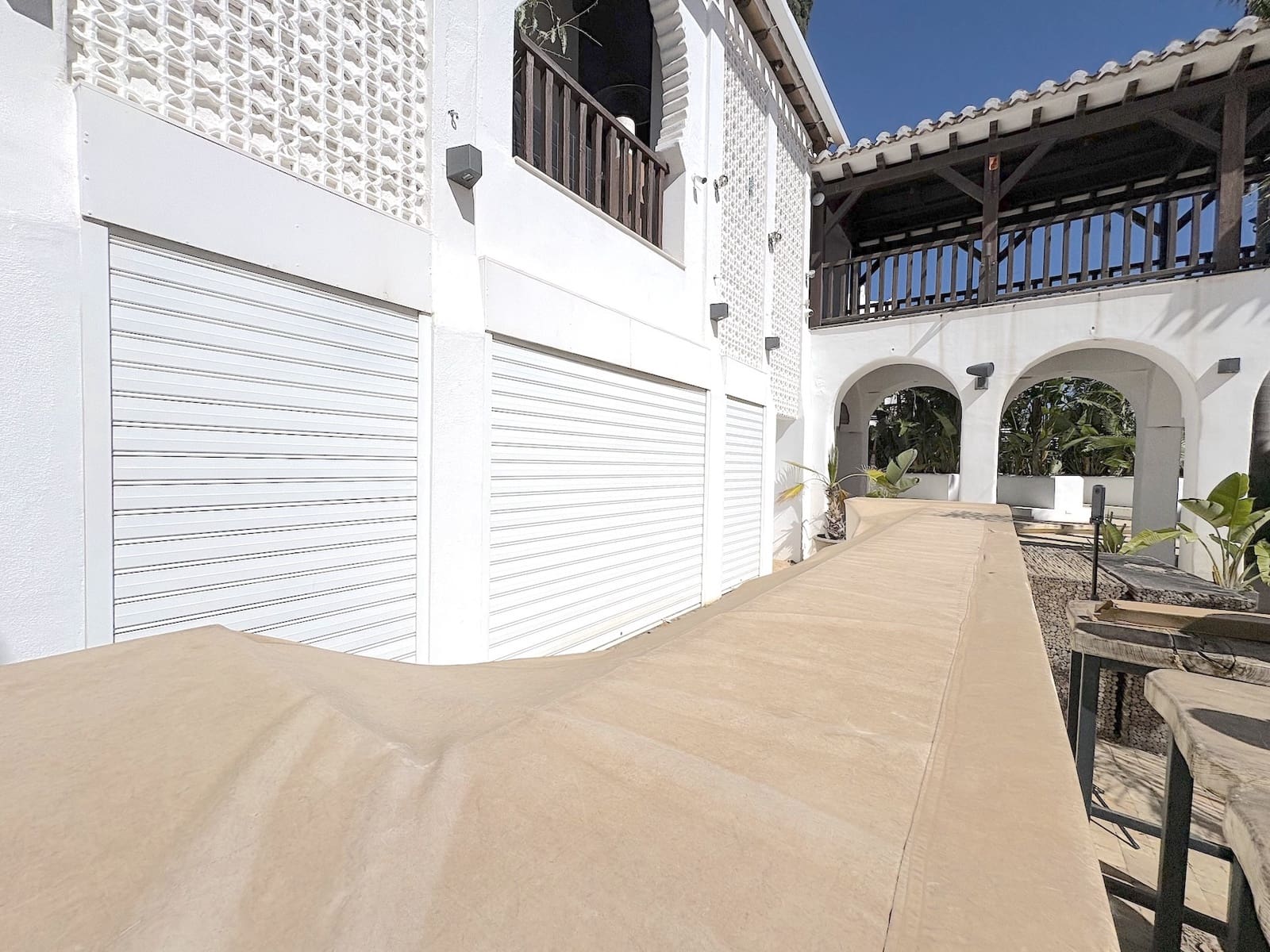 Commercial for sale in Calahonda with garage - € 299,000 (Ref: 9701518)