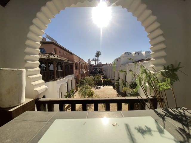 Commercial for sale in Calahonda, Mijas with garage - € 299,000 (Ref: 9701518)