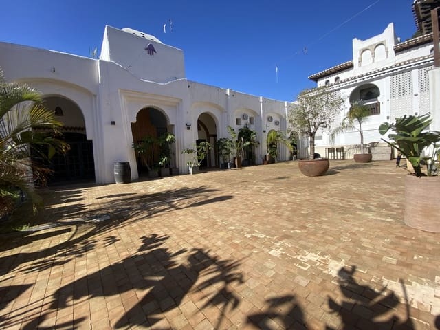 Local Commercial à vendre à Calahonda, Mijas avec garage - 299 000 € (Ref: 9701518)