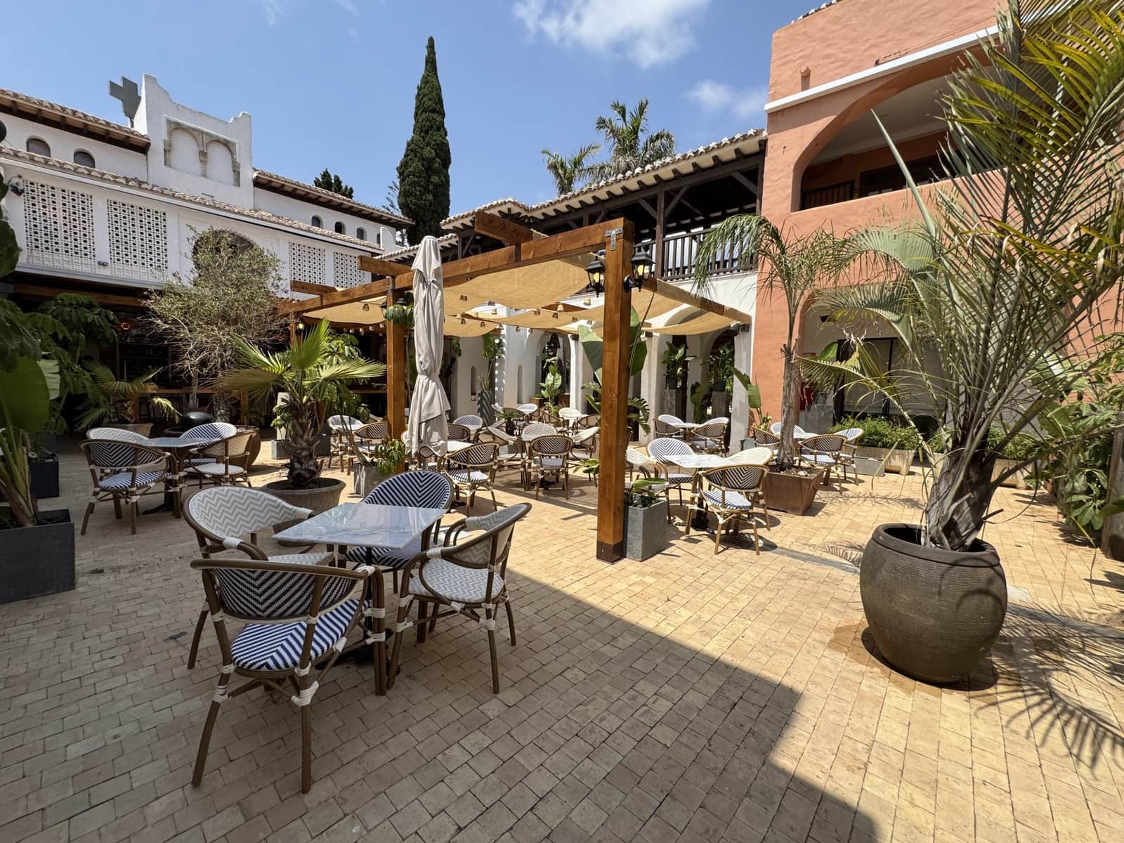 Commercieel te koop in Calahonda met garage - € 499.000 (Ref: 9701518)