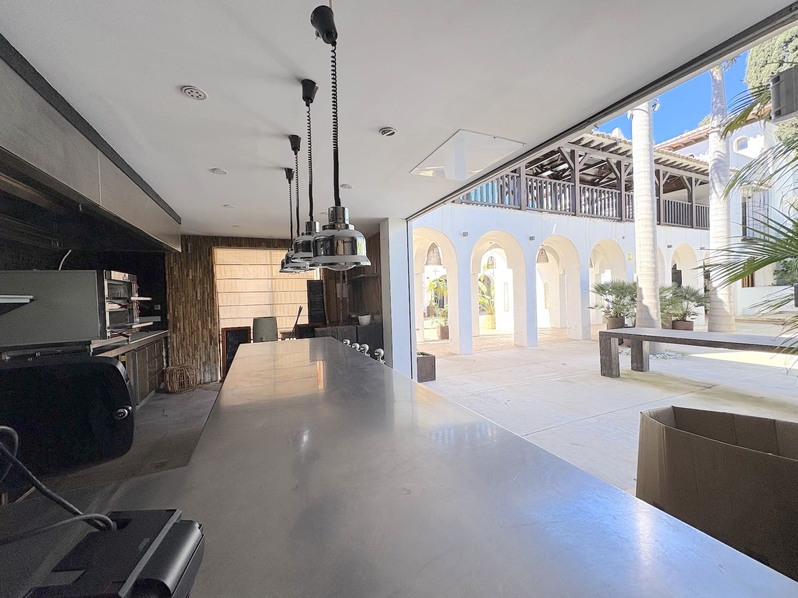 Commercial for sale in Calahonda - € 299,000 (Ref: 9701519)