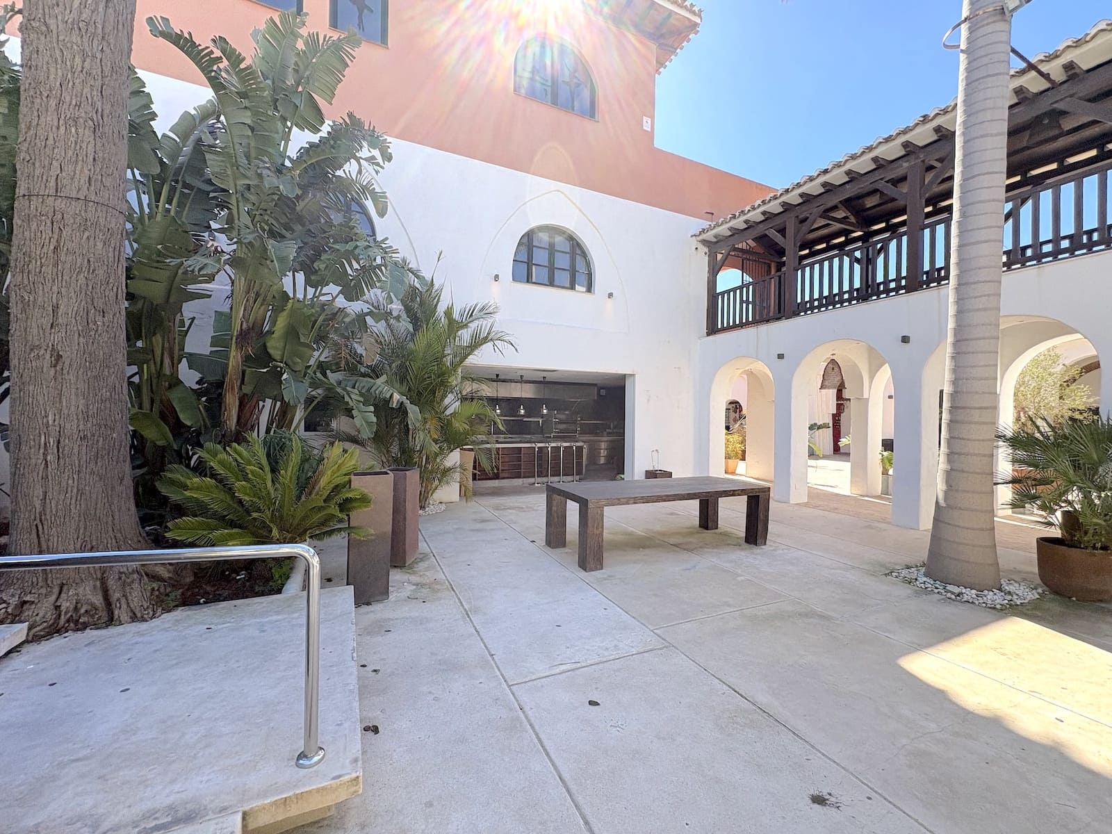 Commercial for sale in Calahonda - € 299,000 (Ref: 9701519)