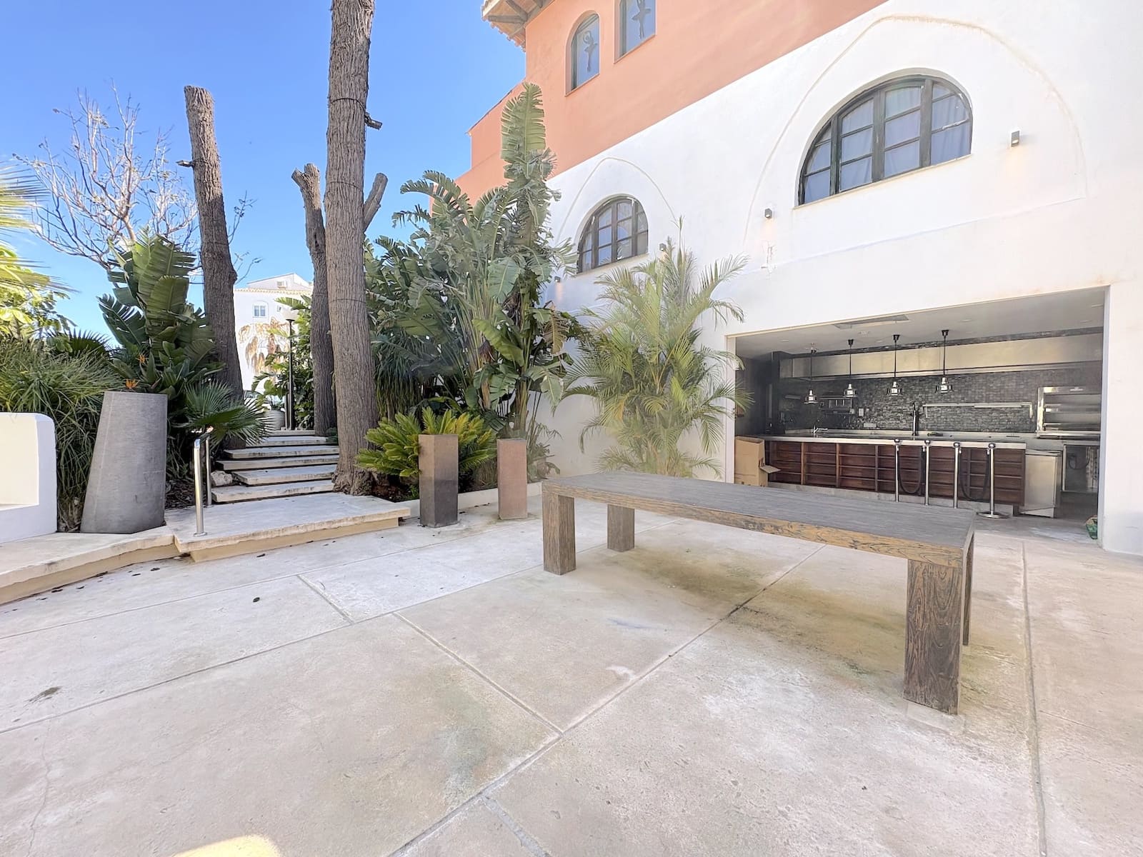 Commercial for sale in Calahonda - € 299,000 (Ref: 9701519)