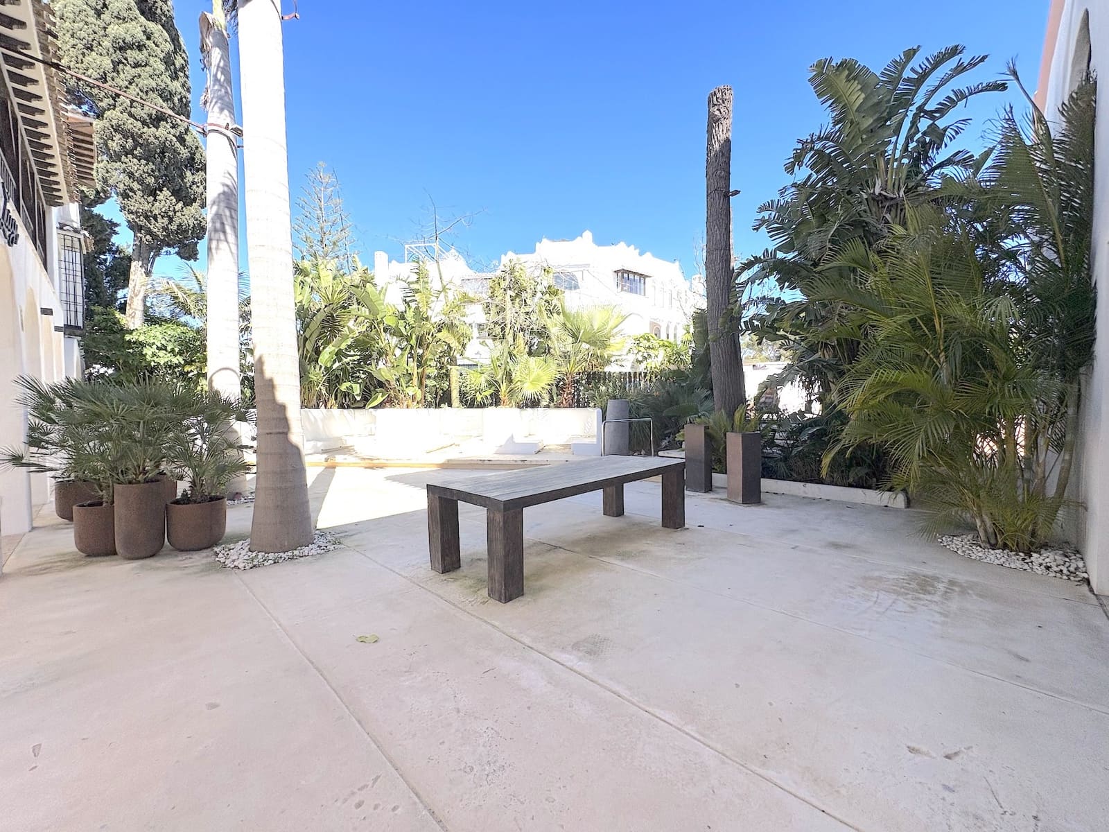 Commercial for sale in Calahonda - € 299,000 (Ref: 9701519)