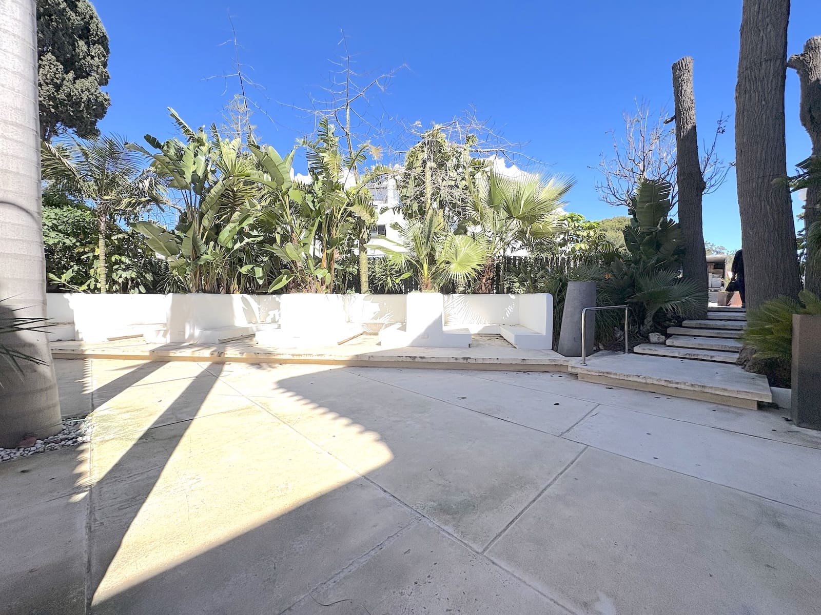 Commercial for sale in Calahonda - € 299,000 (Ref: 9701519)