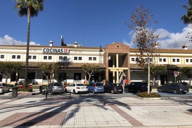 Commercial for sale in La Cala de Mijas, Mijas with garage - € 950,000 (Ref: 9711894)