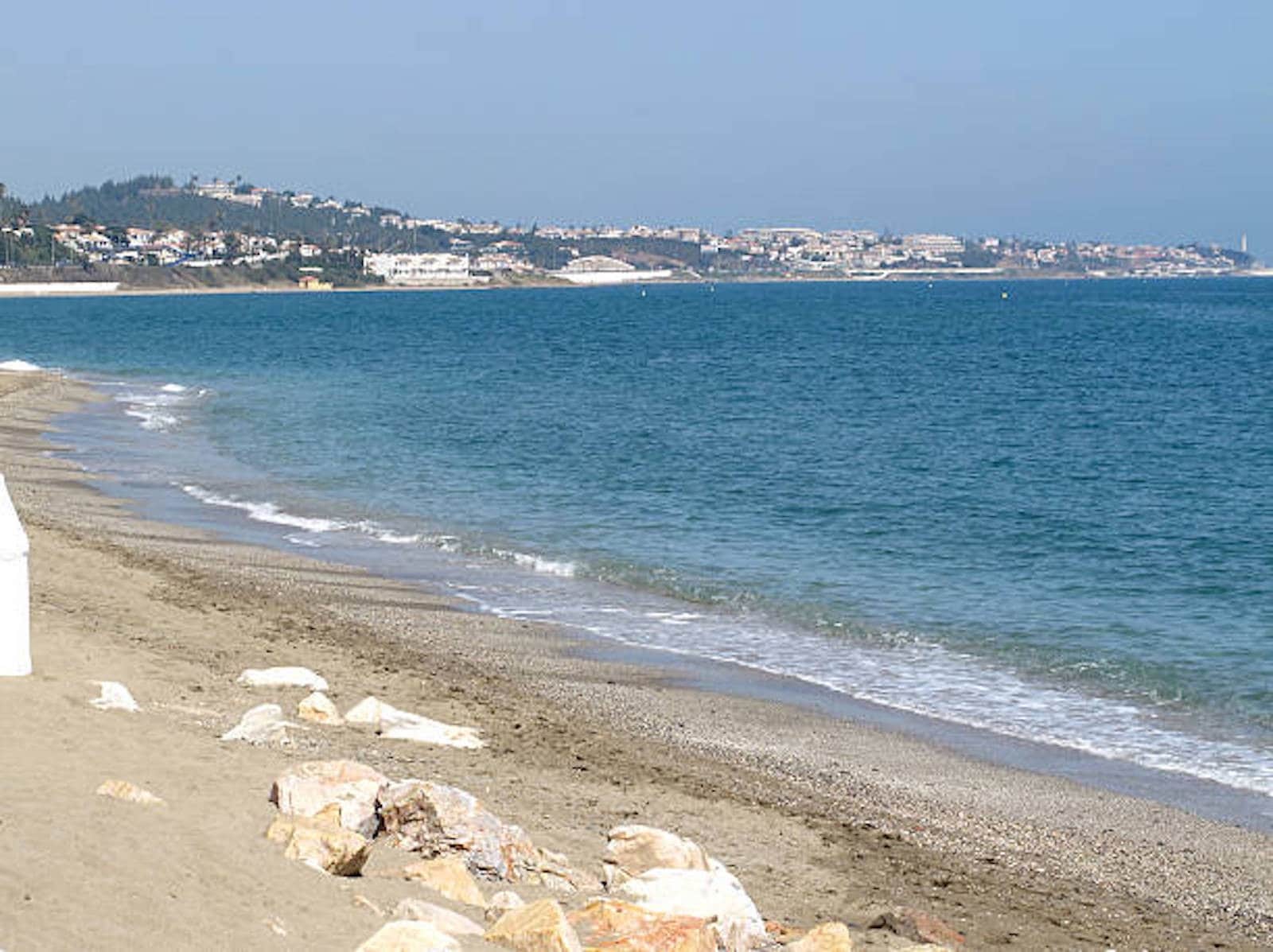 Commercial for sale in La Cala de Mijas with garage - € 950,000 (Ref: 9711894)