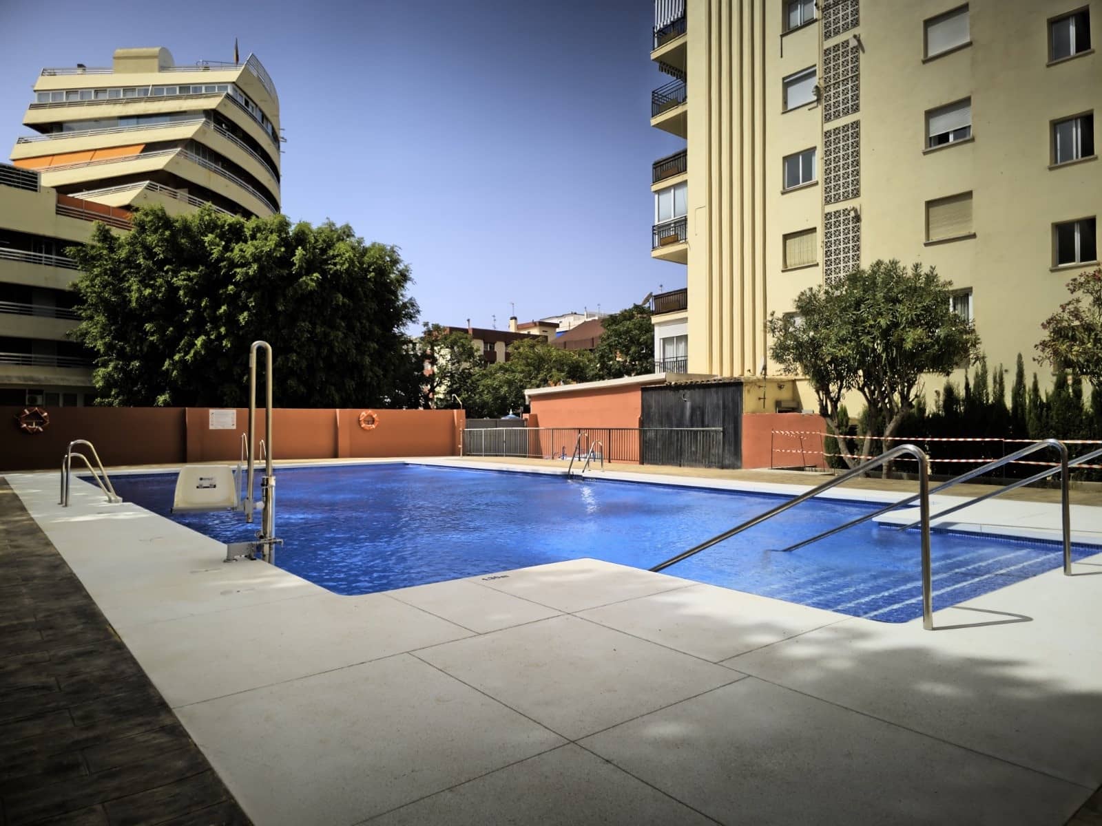 2 sypialnia Apartament na sprzedaż w Marbella z basenem - 450 000 € (Ref: 9711899)