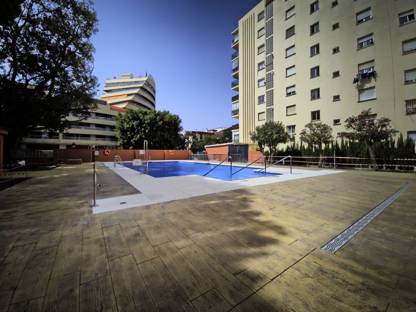 2 sypialnia Apartament na sprzedaż w Marbella z basenem - 450 000 € (Ref: 9711899)