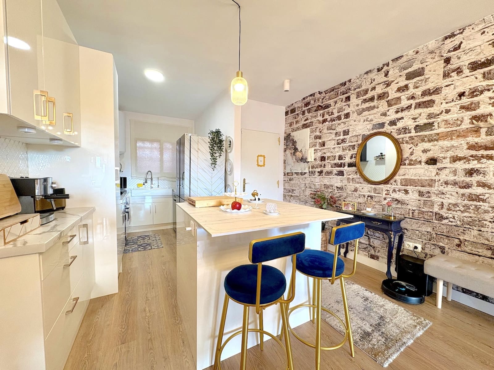 2 bedroom Apartment for sale in Marbella with pool garage - € 367,000 (Ref: 9719813)