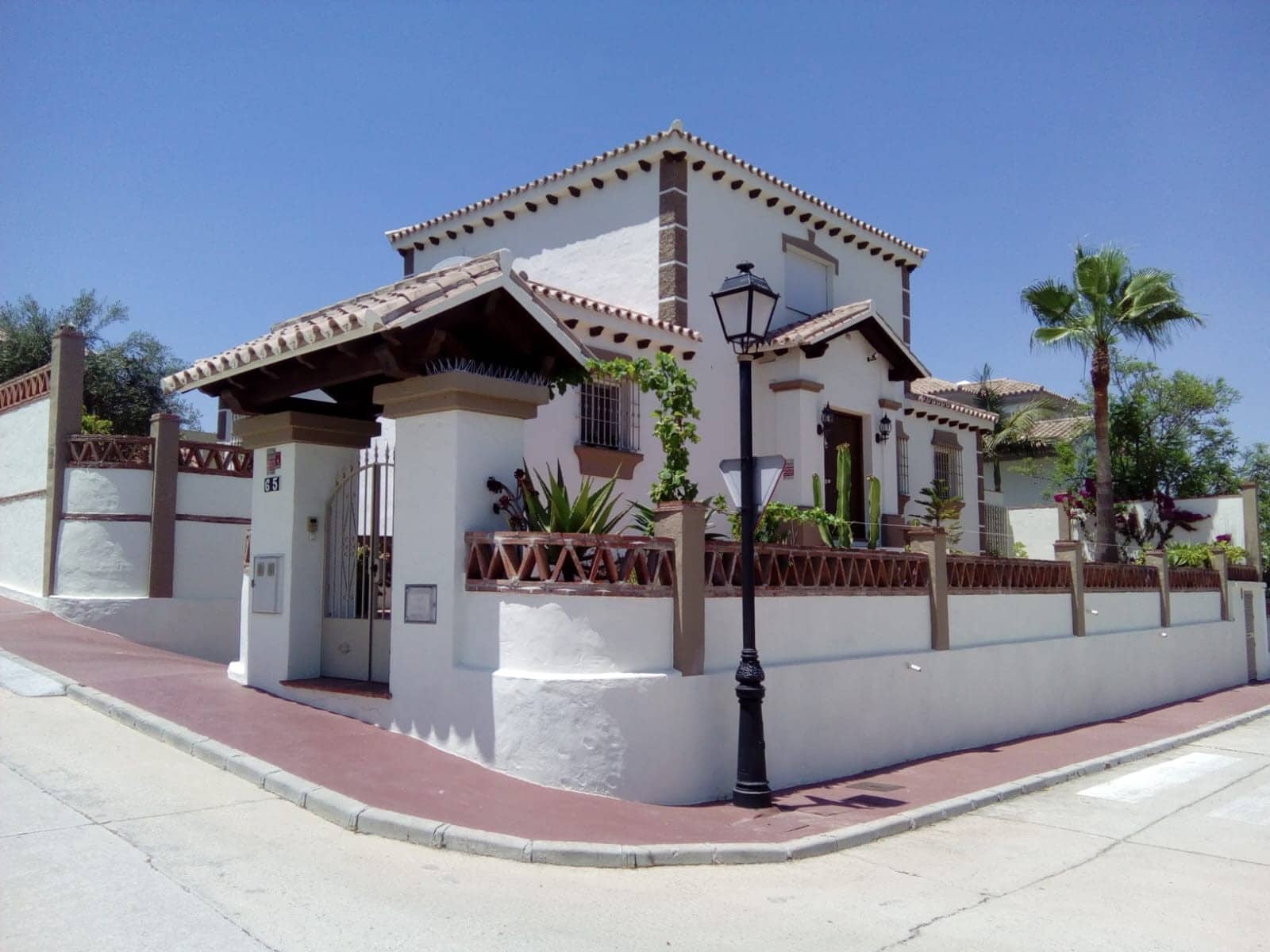 3 bedroom Villa for sale in Coin with pool garage - € 725,000 (Ref: 9719815)