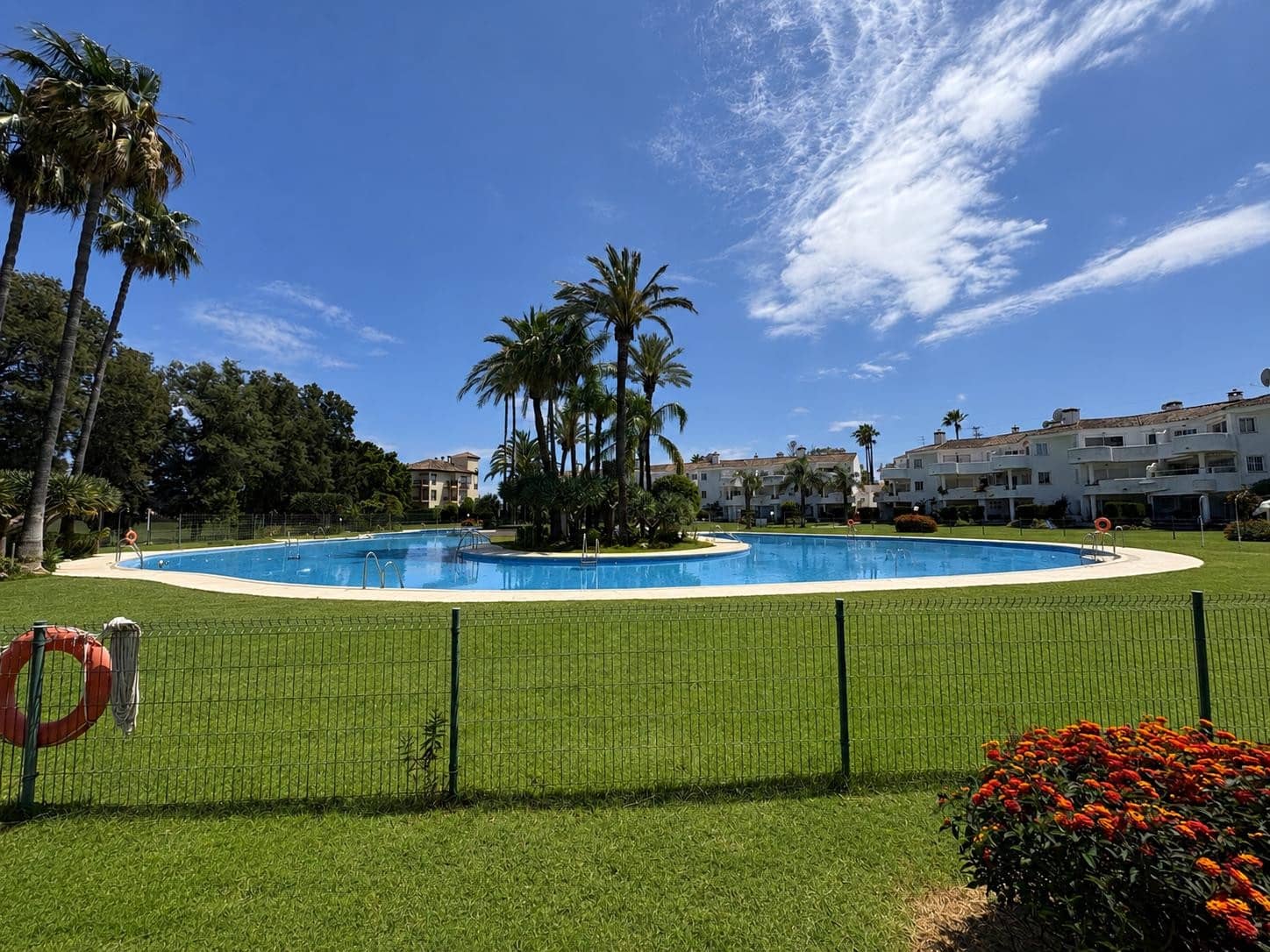 2 bedroom Apartment for sale in Mijas Costa with garage - € 299,000 (Ref: 9721555)
