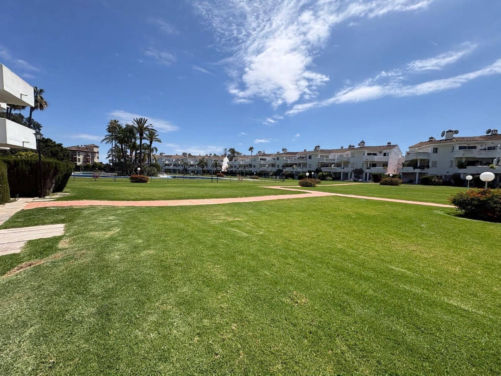 2 bedroom Apartment for sale in Mijas Costa with garage - € 299,000 (Ref: 9721555)