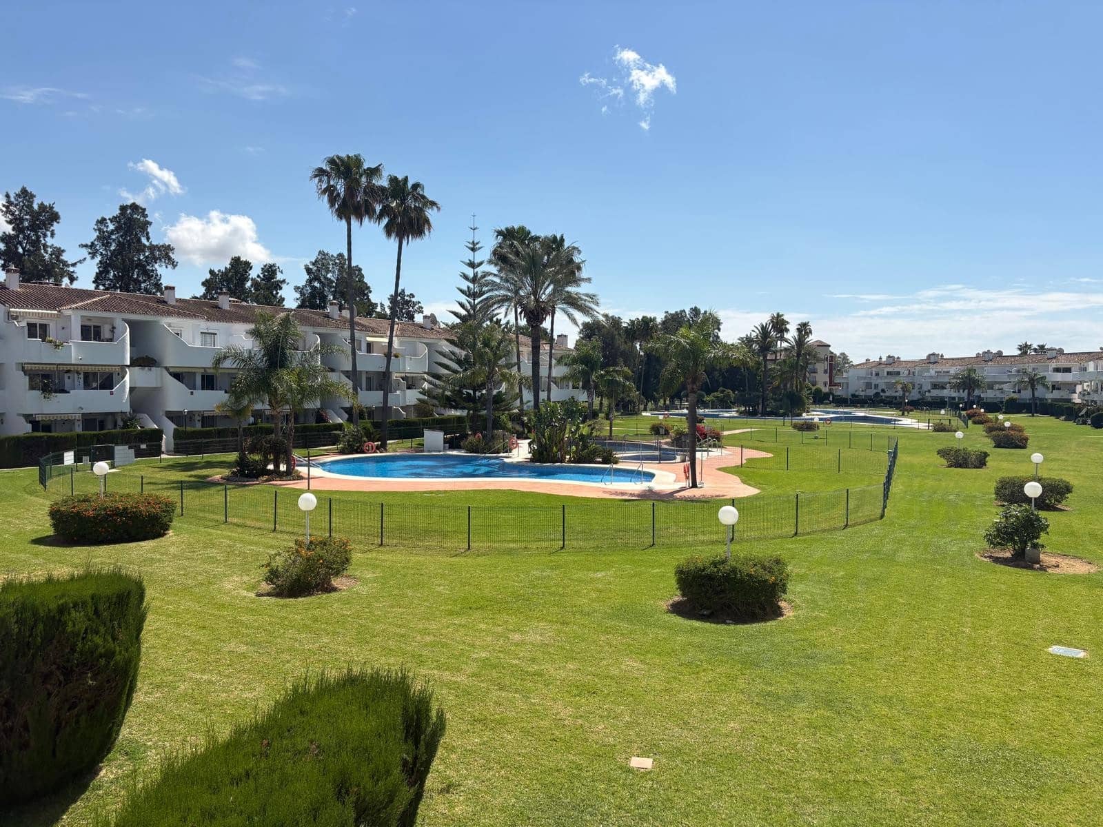 2 bedroom Apartment for sale in Mijas Costa with garage - € 299,000 (Ref: 9721555)