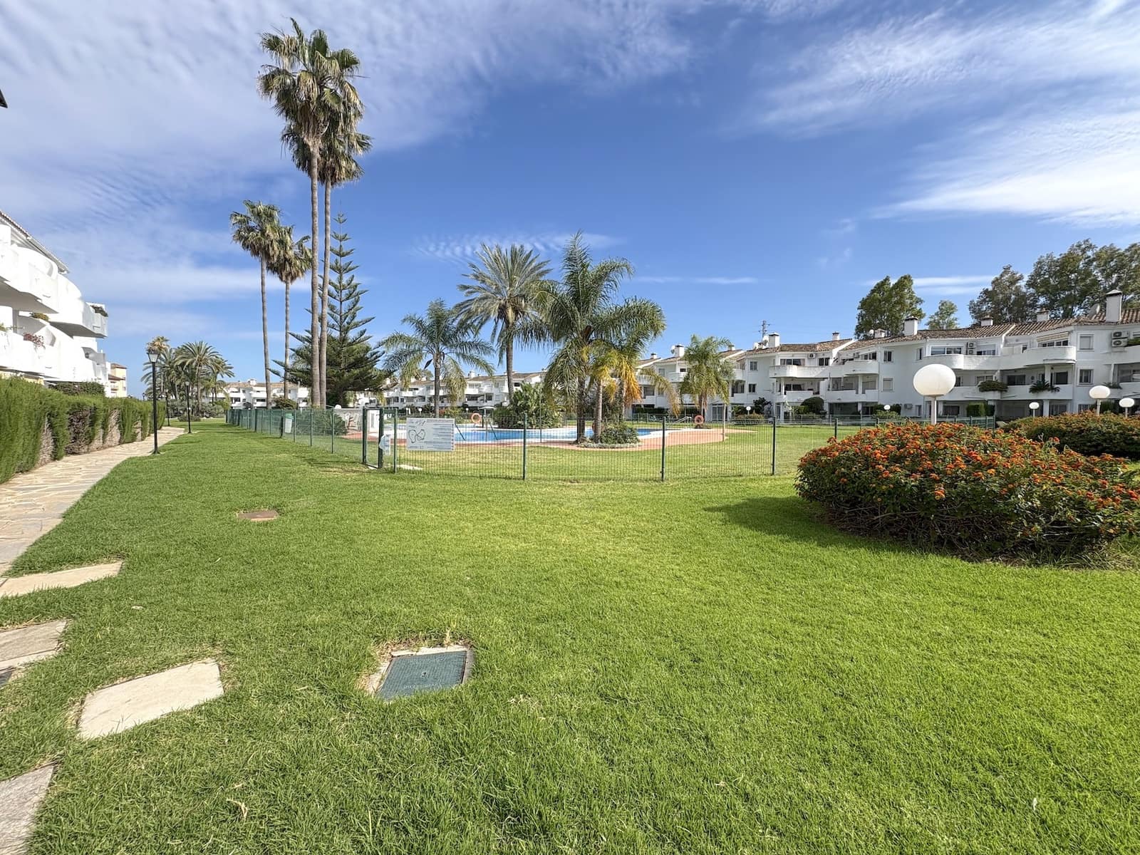 2 bedroom Apartment for sale in Mijas Costa with garage - € 299,000 (Ref: 9721555)