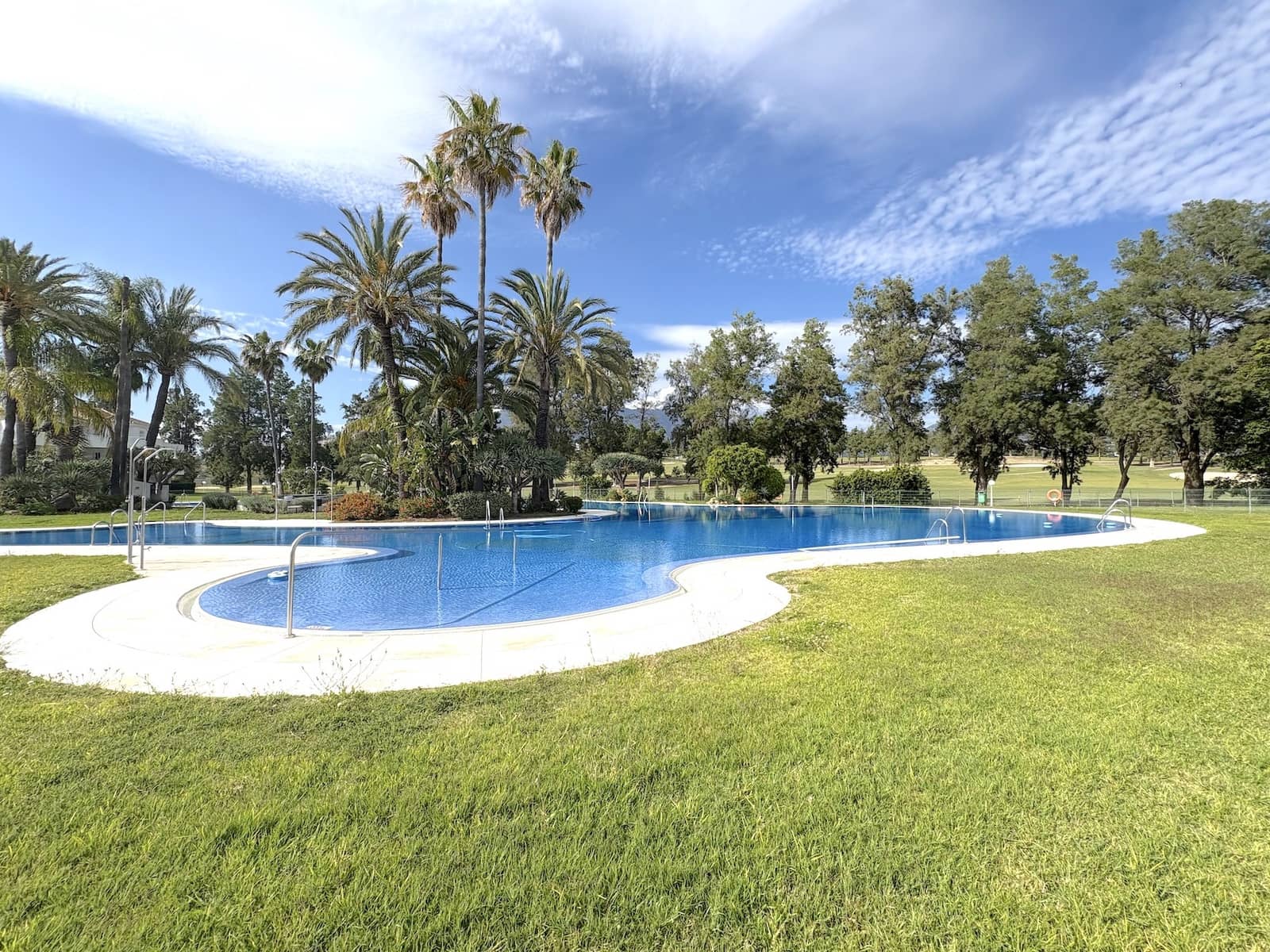 2 bedroom Apartment for sale in Mijas Costa with garage - € 299,000 (Ref: 9721555)