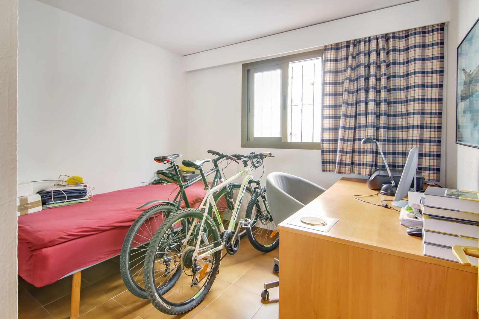 3 makuuhuone Huvila myytävänä paikassa Istan mukana uima-altaan 
autotalli - 420 000 € (Ref: 9721556)