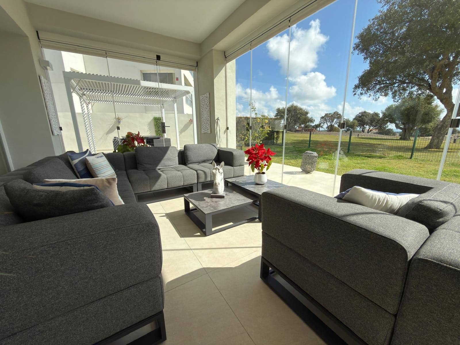 3 slaapkamer Appartement te koop in Sotogrande met zwembad garage - € 659.000 (Ref: 9726573)