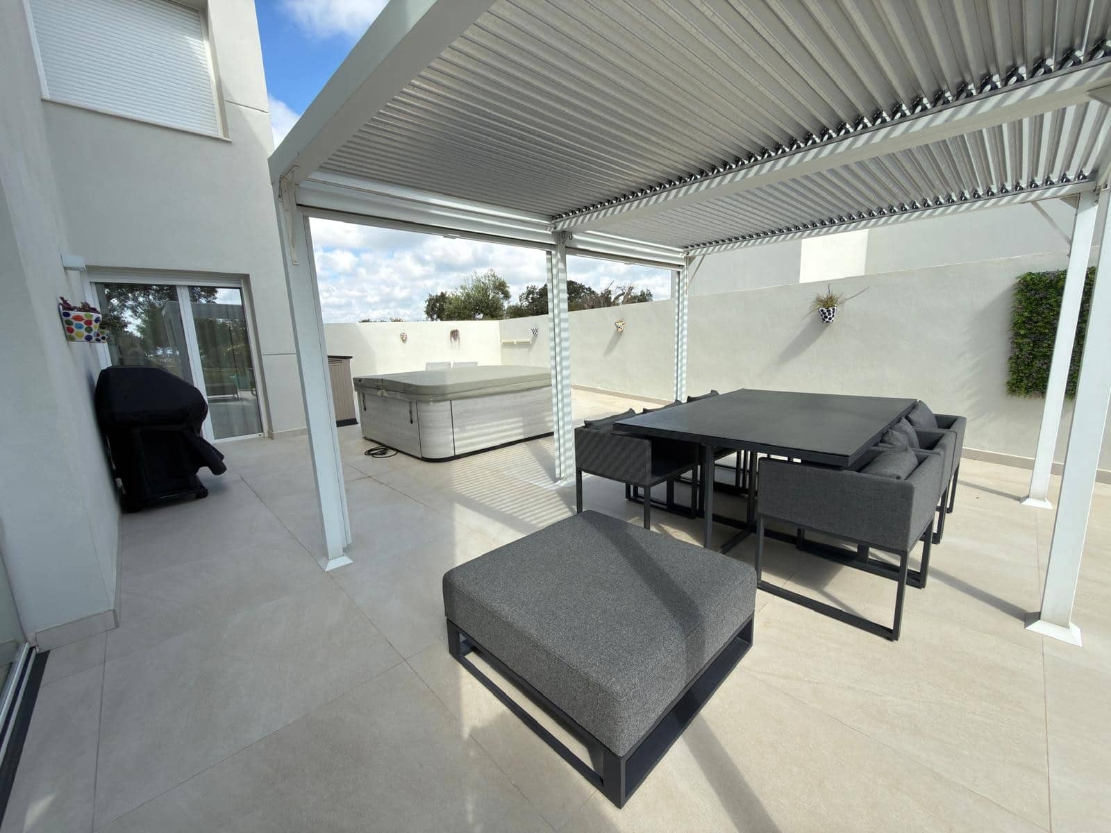 3 slaapkamer Appartement te koop in Sotogrande met zwembad garage - € 659.000 (Ref: 9726573)