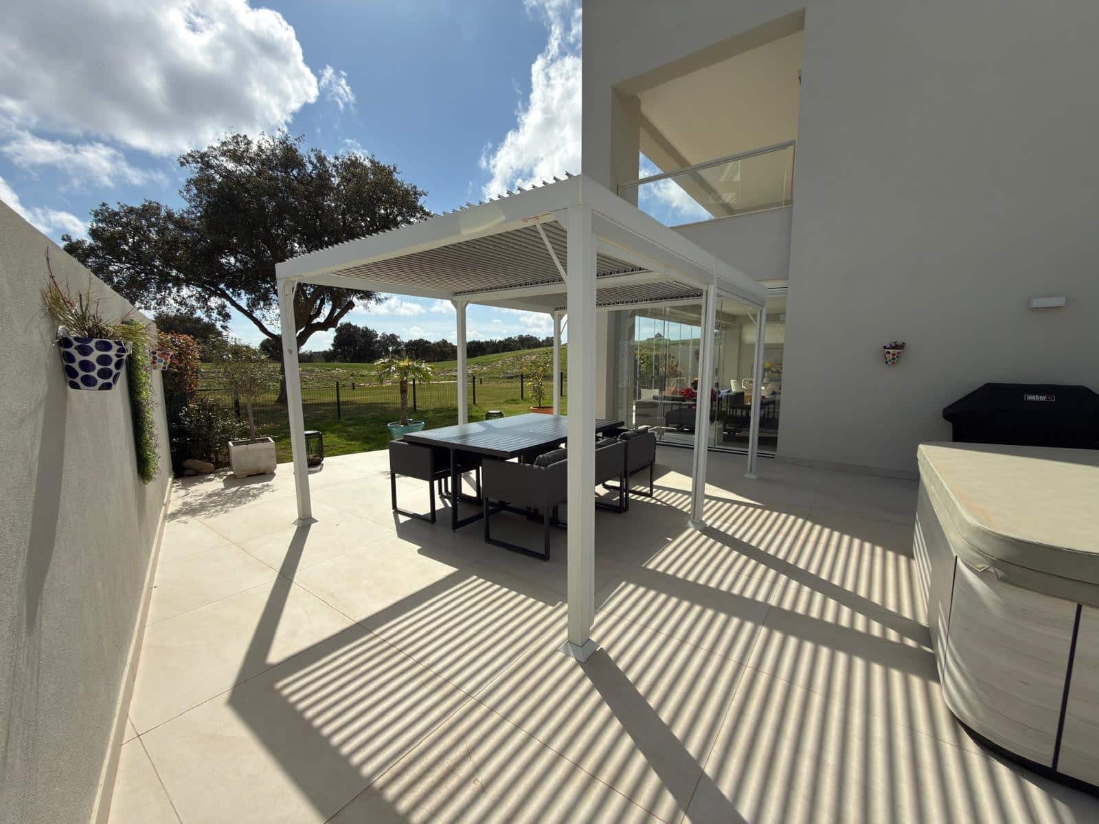 3 slaapkamer Appartement te koop in Sotogrande met zwembad garage - € 659.000 (Ref: 9726573)