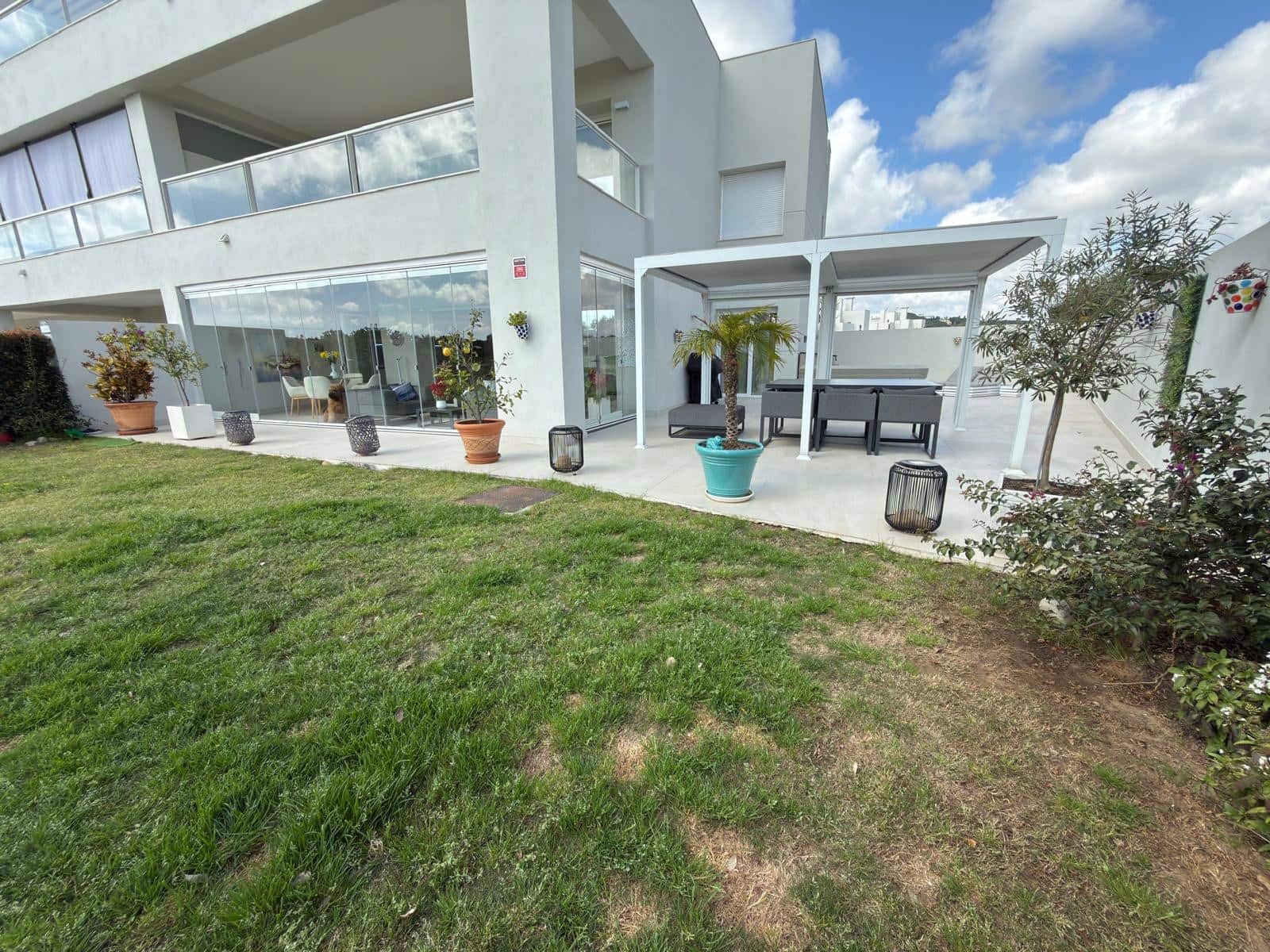 3 slaapkamer Appartement te koop in Sotogrande met zwembad garage - € 659.000 (Ref: 9726573)