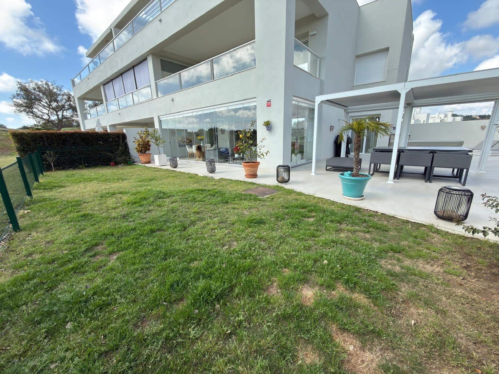 3 slaapkamer Appartement te koop in Sotogrande met zwembad garage - € 659.000 (Ref: 9726573)