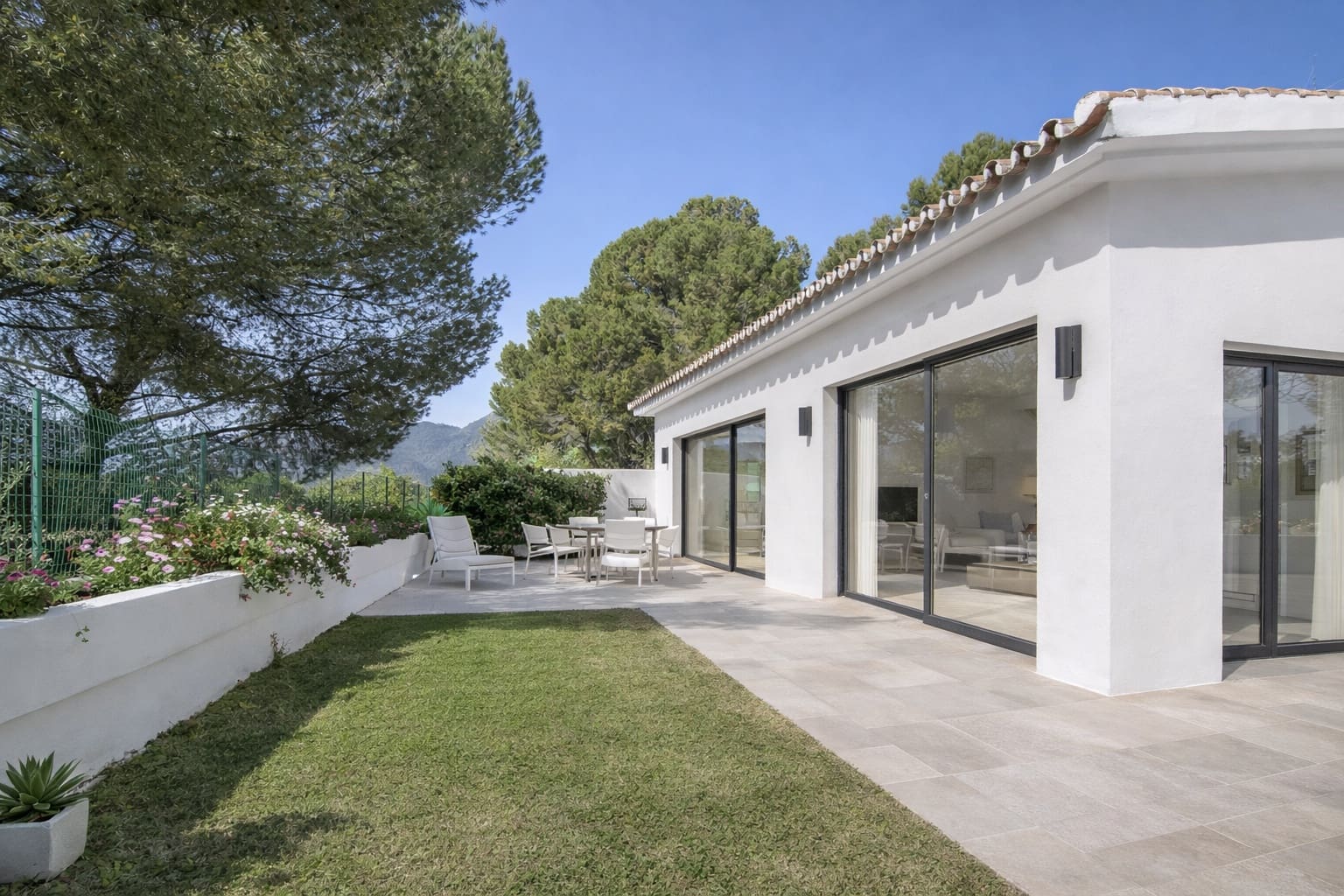 3 chambre Villa/Maison à vendre à Istan avec piscine - 650 000 € (Ref: 9729339)