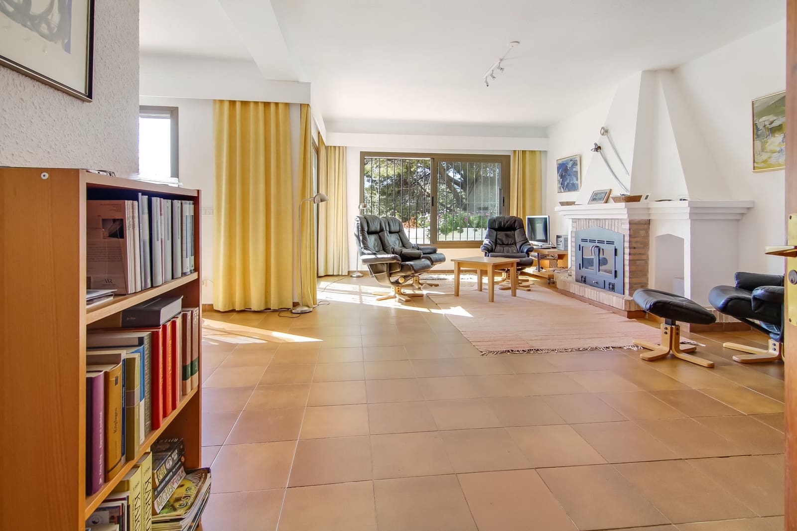 3 chambre Villa/Maison à vendre à Istan avec piscine - 650 000 € (Ref: 9729339)